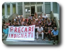 I  precari indignati della scuola iblea:  Dalle classi Pollaio ai numeri da fare ridere i Polli .