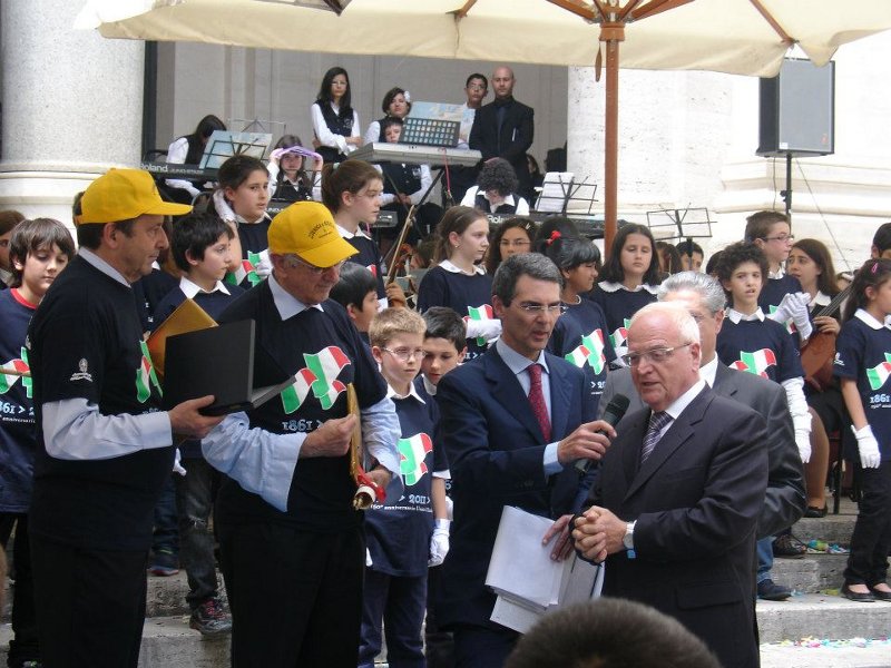 I giovani musicisti del Macherione di Giarre, hanno ricevuto nel Palazzo del Ministero il premio e i complimenti del Ministro Francesco Profumo