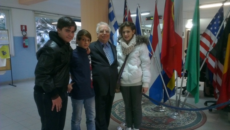 Gruppo della delegazione: Angelo Cardì della Giovanni XXIII; Pietro Paolo Privitera della scuola “Gabelli di Misterbianco e Alessia Cosentino della scuola di Piano Tavola