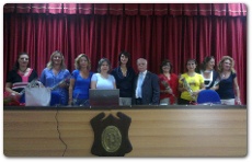 Dieci rose ai nuovi docenti dell’Istituto Parini di Catania