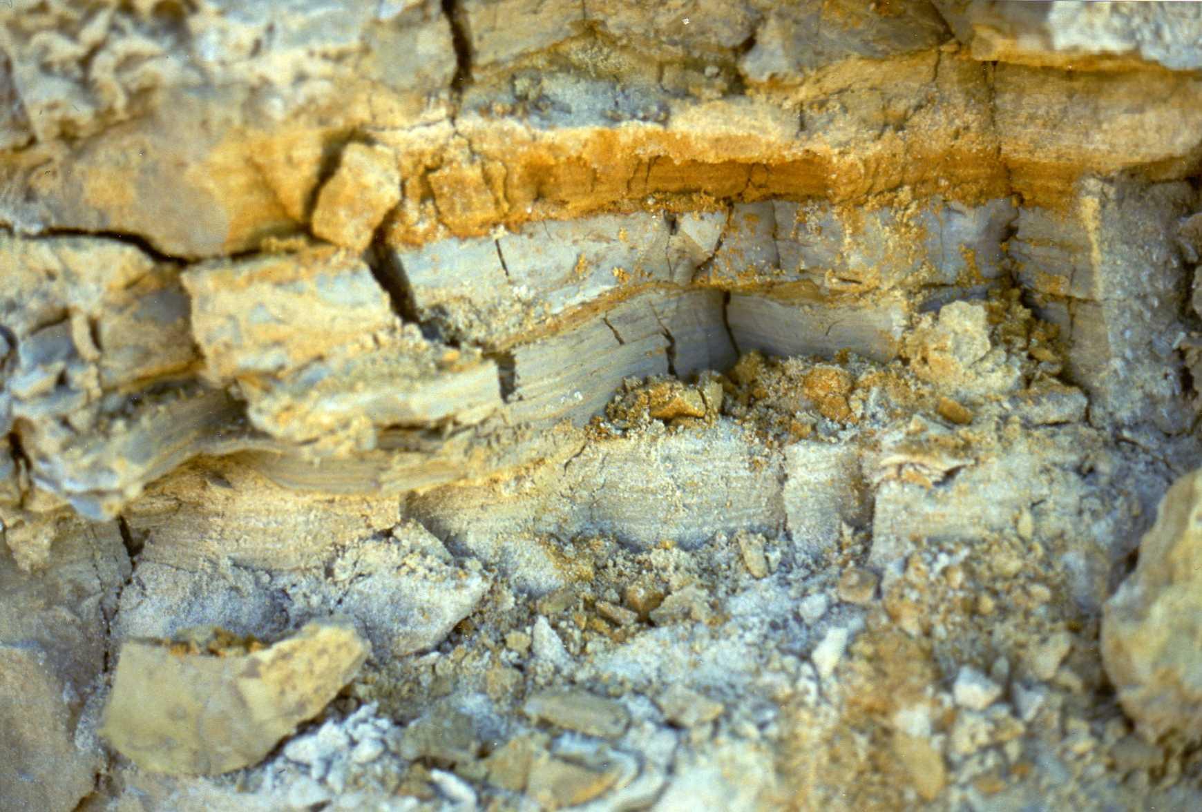 STRATIGRAFIA E CARATTERISTICHE DEL SUOLO DEL SISTEMA COLLINARE DI MOTTA S. ANASTASIA, MISTERBIANCO E CATANIA