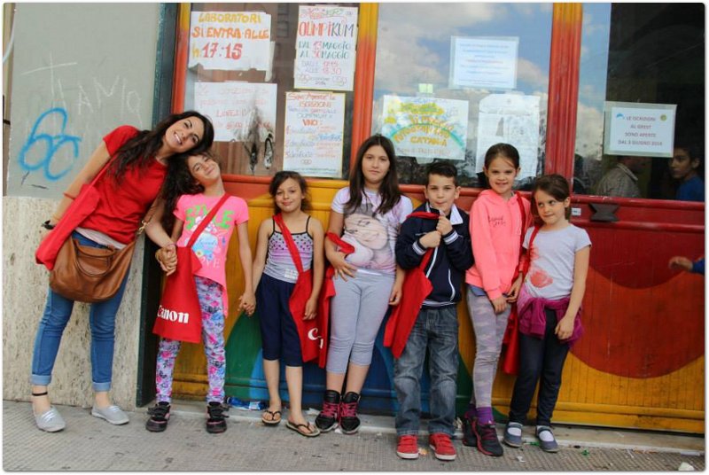 40 bambini in giro per fotografare Catania