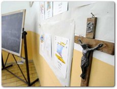 Bologna: la scuola è iniziata ma ci sono aule senza crocefisso
