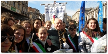 I Ragazzi Sindaci nella processione della cera – Carrozza del Senato