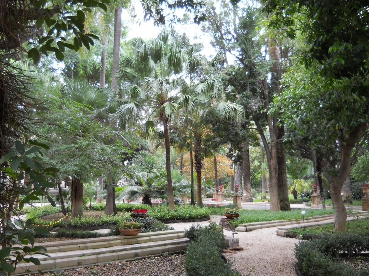 1 - Settori dell'Orto Botanico di Catania che danno vita ad un giardino in stile italiano, in cui il binomio Natura - Cultura è perfettamente riuscito ed è nell'armonia