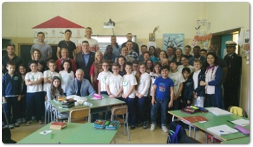 I Marines incontrano i ragazzi della ‘Giovanni Paolo II’ di Gravina di Catania