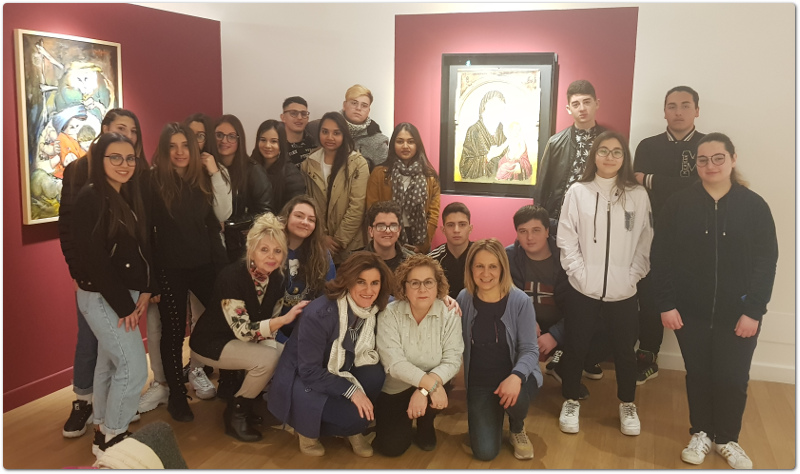 Gli studenti dell’Alberghiero Wojtyla, plesso viale Tirreno, visitano le inedite visioni ai piedi dell’Etna: la mostra ‘Simone Martini incontra Salvatore Incorpora, il racconto del sacro’