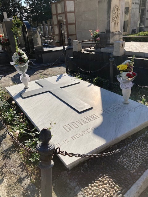 Da 35 anni un fiore sulla tomba del Verga