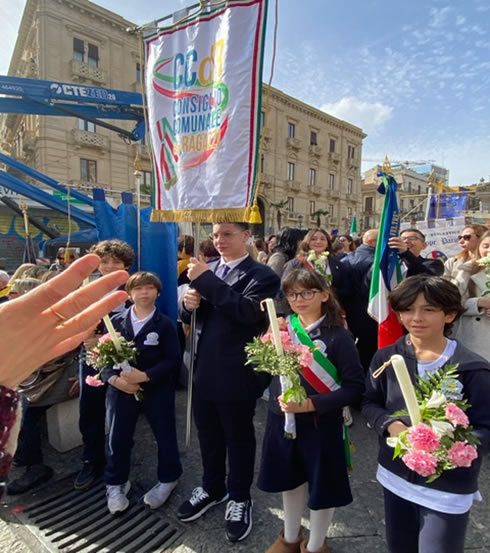 30 ragazzi sindaci della città metropolitana alla processione dell’offerta della cera a Sant’Agata